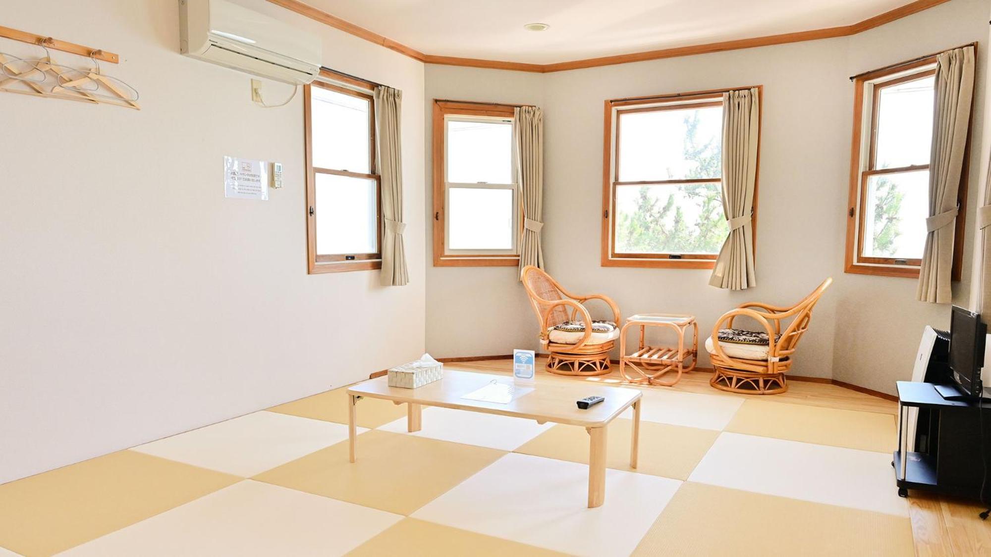 Biwa-Lakeside Cottage B B Dylan Minamikomatsu Номер фото